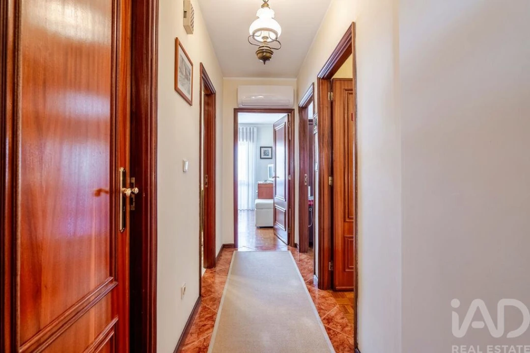 Apartamento T5 para Venda em Mafamude e Vilar do Paraíso Foto 13