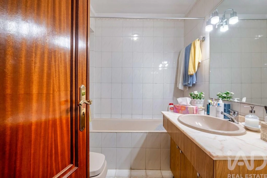 Apartamento T5 para Venda em Mafamude e Vilar do Paraíso Foto 19