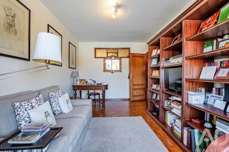 Apartamento T5 para Venda em Mafamude e Vilar do Paraíso Foto 23