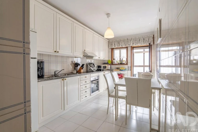 Apartamento T5 para Venda em Mafamude e Vilar do Paraíso Foto 10