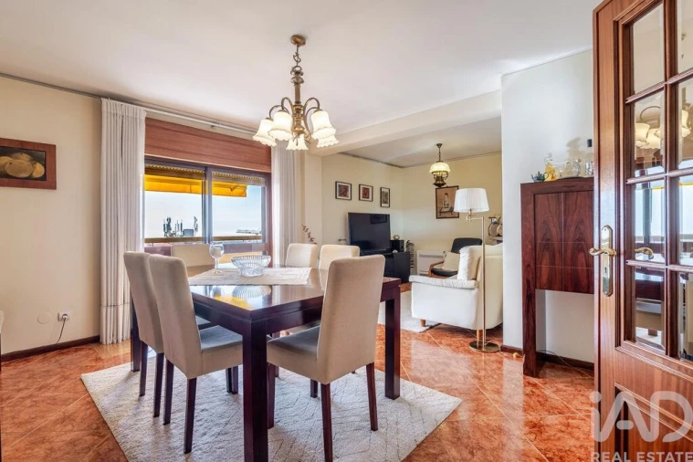 Apartamento T5 para Venda em Mafamude e Vilar do Paraíso Foto 3