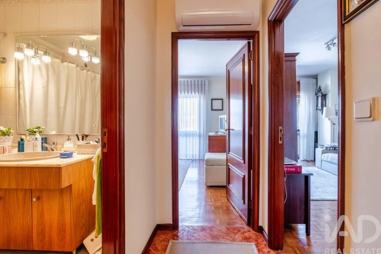 Apartamento T5 para Venda em Mafamude e Vilar do Paraíso Foto 16