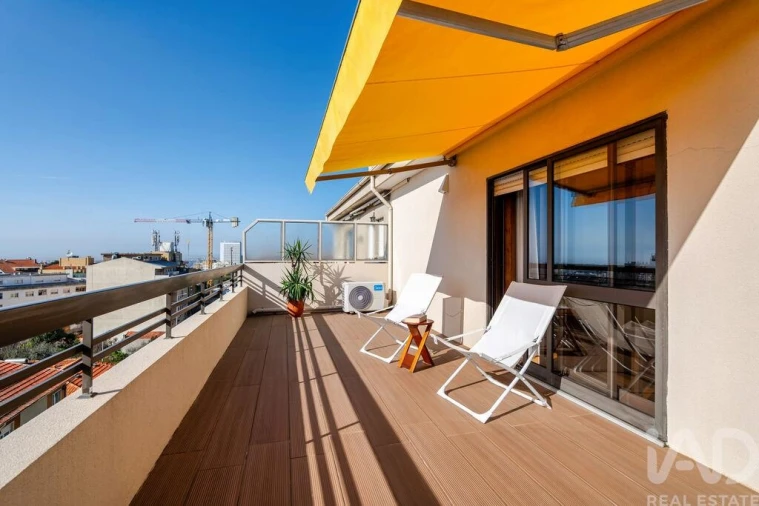 Apartamento T5 para Venda em Mafamude e Vilar do Paraíso Foto 8