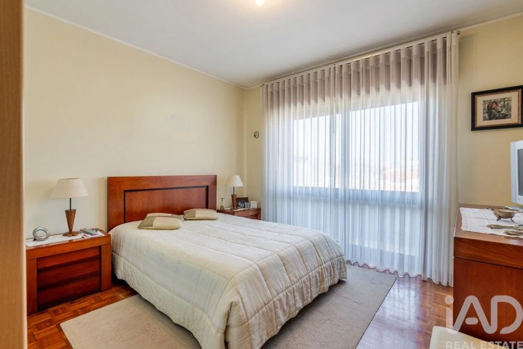 Apartamento T5 para Venda em Mafamude e Vilar do Paraíso Foto 17