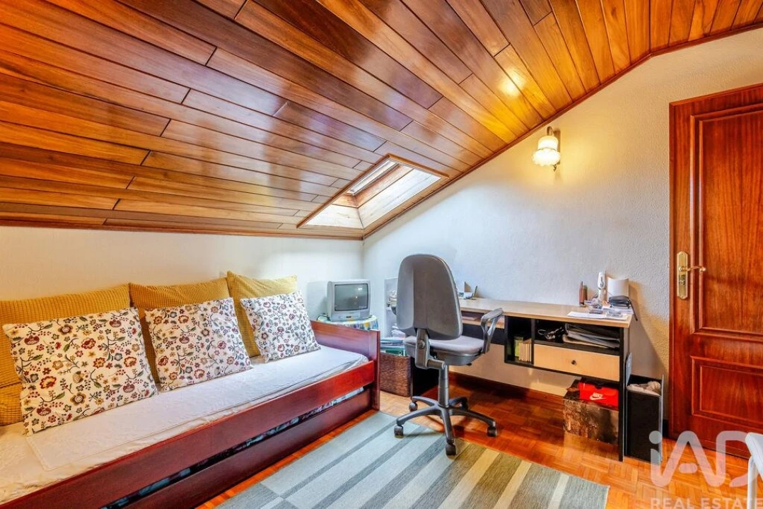 Apartamento T5 para Venda em Mafamude e Vilar do Paraíso Foto 29