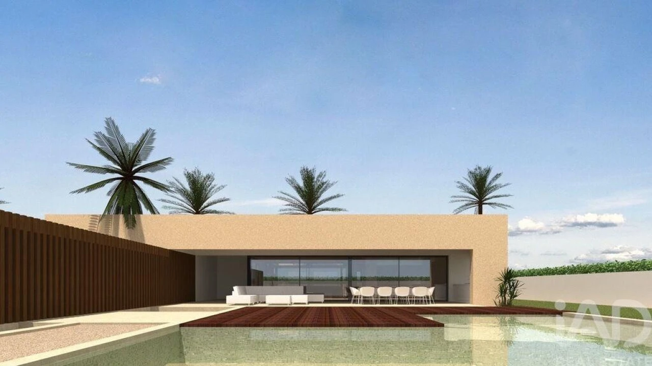 Terreno para Venda em Lagos (São Sebastião e Santa Maria) Foto 1