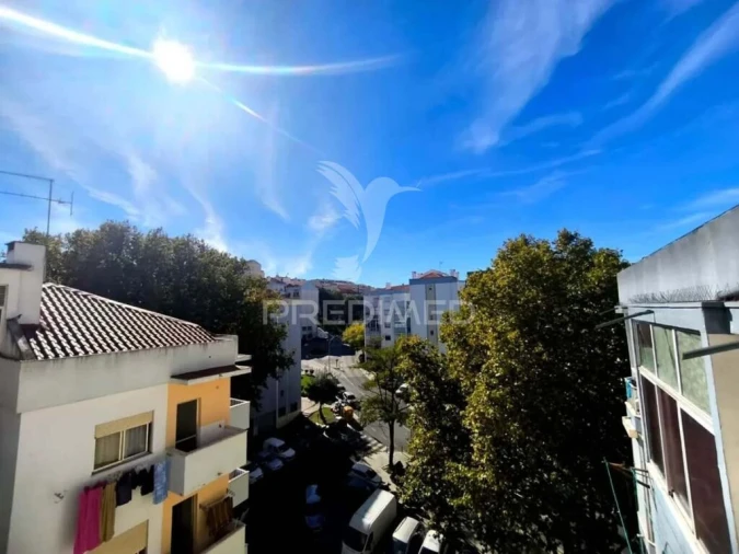 Apartamento para Venda em Alfragide Foto 2