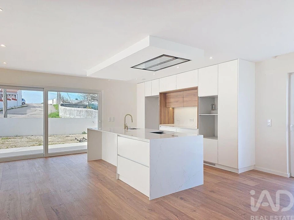 Moradia T4 para Venda em Silveira Foto 4