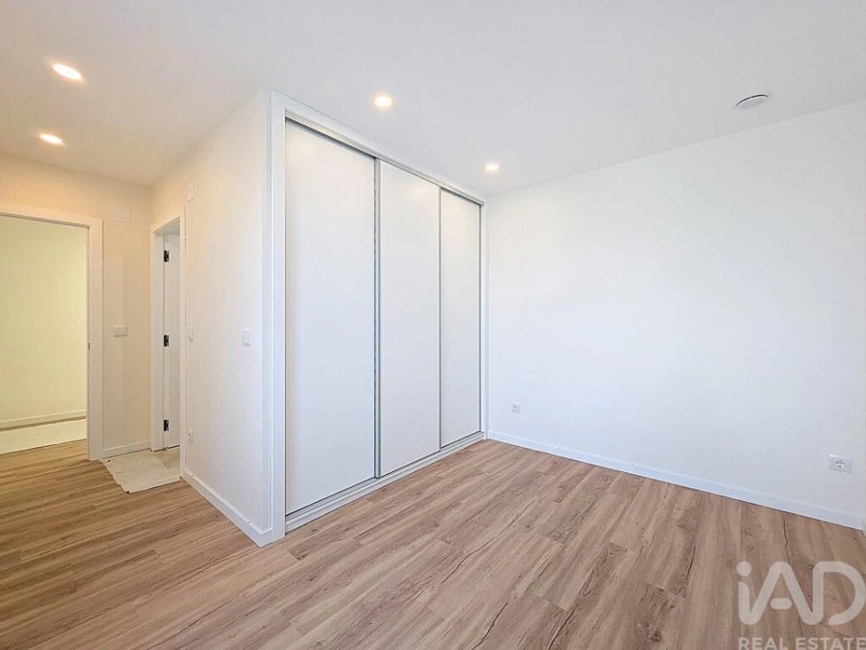 Moradia T4 para Venda em Silveira Foto 18