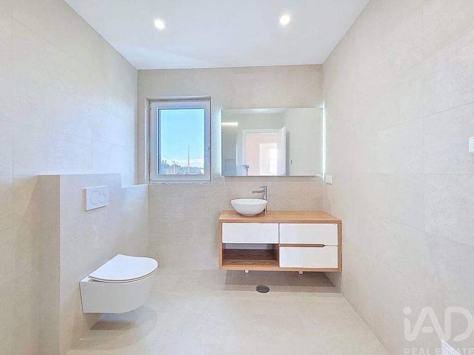 Moradia T4 para Venda em Silveira Foto 14