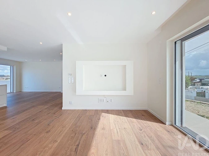 Moradia T4 para Venda em Silveira Foto 9