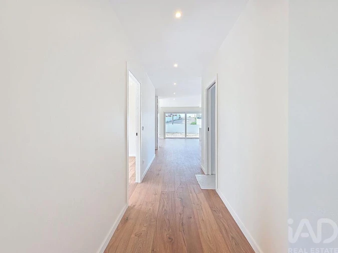 Moradia T4 para Venda em Silveira Foto 17