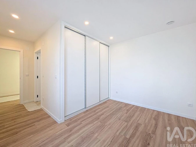 Moradia T4 para Venda em Silveira Foto 18