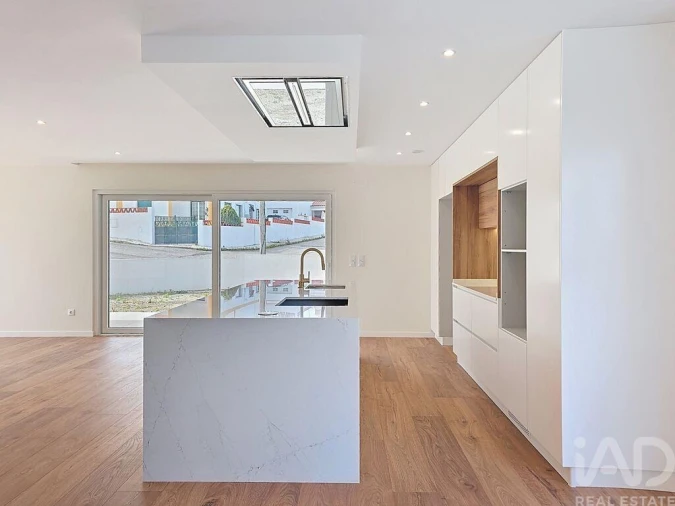 Moradia T4 para Venda em Silveira Foto 7