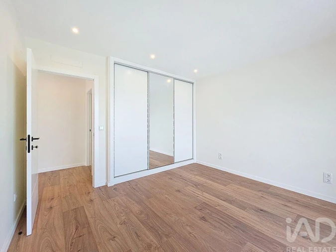 Moradia T4 para Venda em Silveira Foto 16