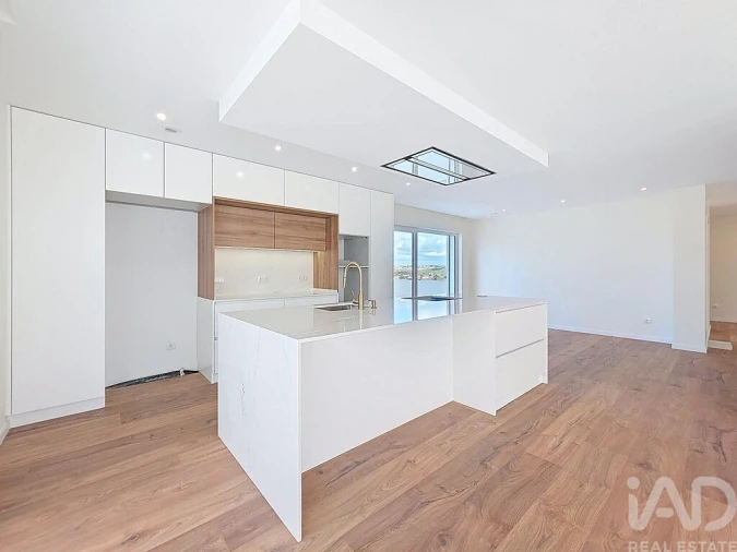 Moradia T4 para Venda em Silveira Foto 8