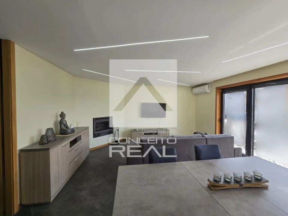 Moradia T4 para Arrendamento em Fânzeres e São Pedro da Cova Foto 4