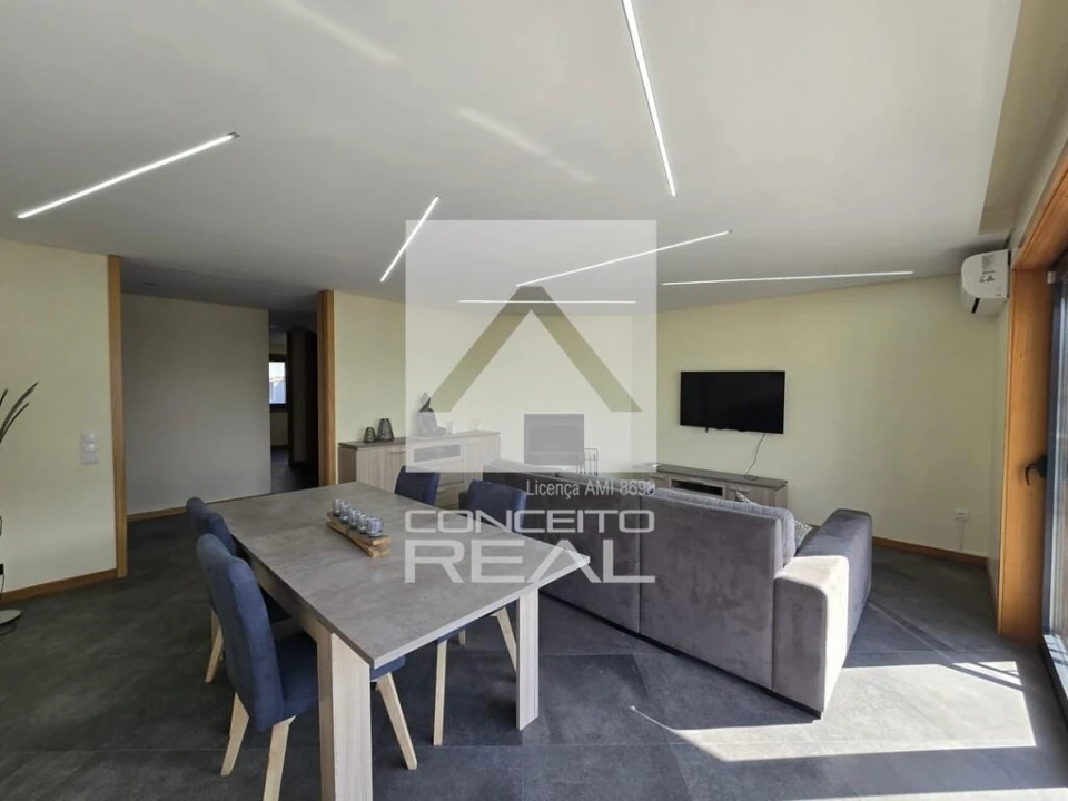 Moradia T4 para Arrendamento em Fânzeres e São Pedro da Cova Foto 7