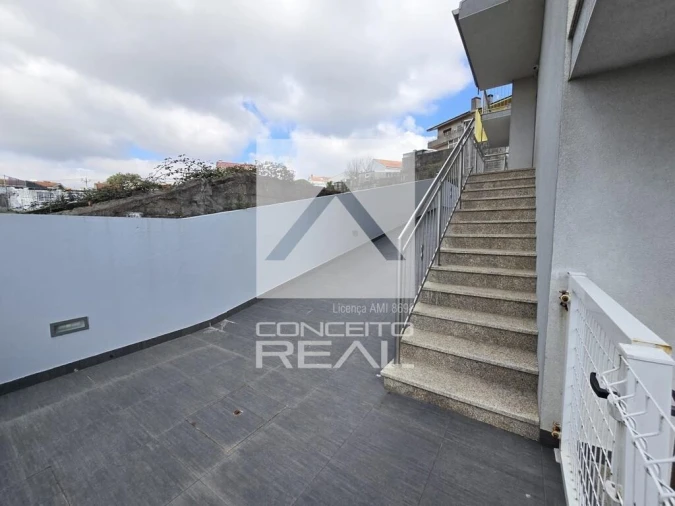 Moradia T4 para Arrendamento em Fânzeres e São Pedro da Cova Foto 35