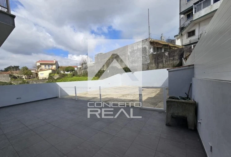 Moradia T4 para Arrendamento em Fânzeres e São Pedro da Cova Foto 38