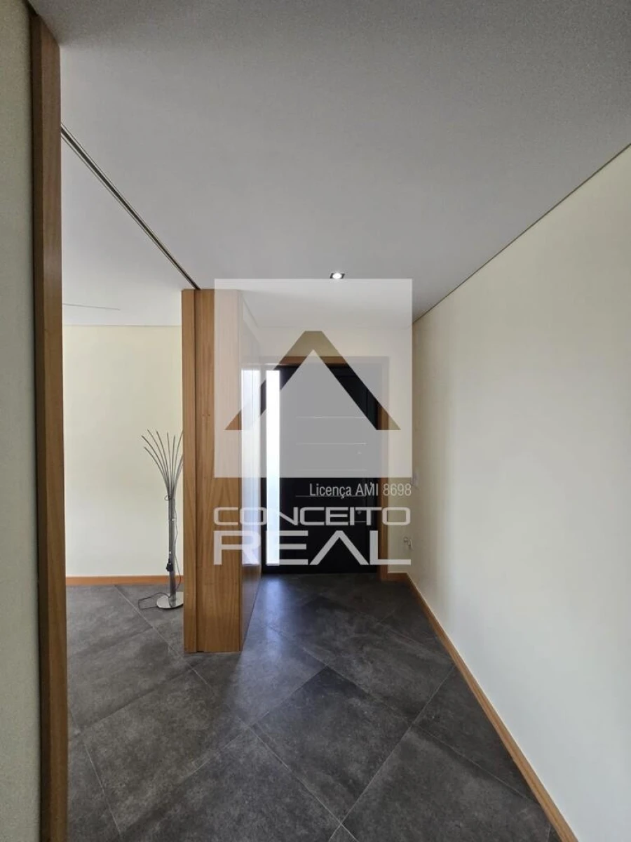 Moradia T4 para Arrendamento em Fânzeres e São Pedro da Cova Foto 27