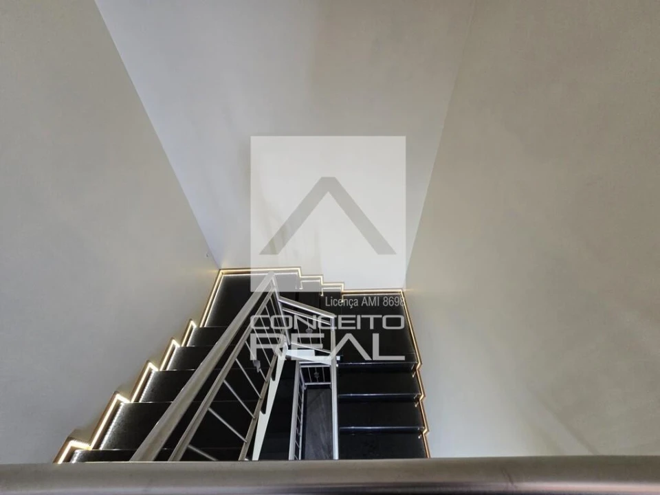 Moradia T4 para Arrendamento em Fânzeres e São Pedro da Cova Foto 12