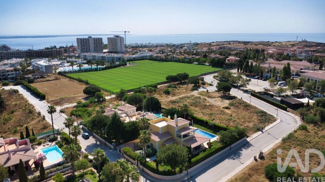 Terreno para Venda em Lagos (São Sebastião e Santa Maria) Foto 2