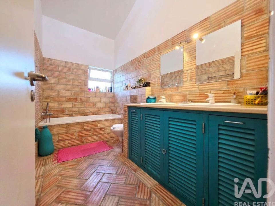 Moradia T4 para Venda em Pechão Foto 28