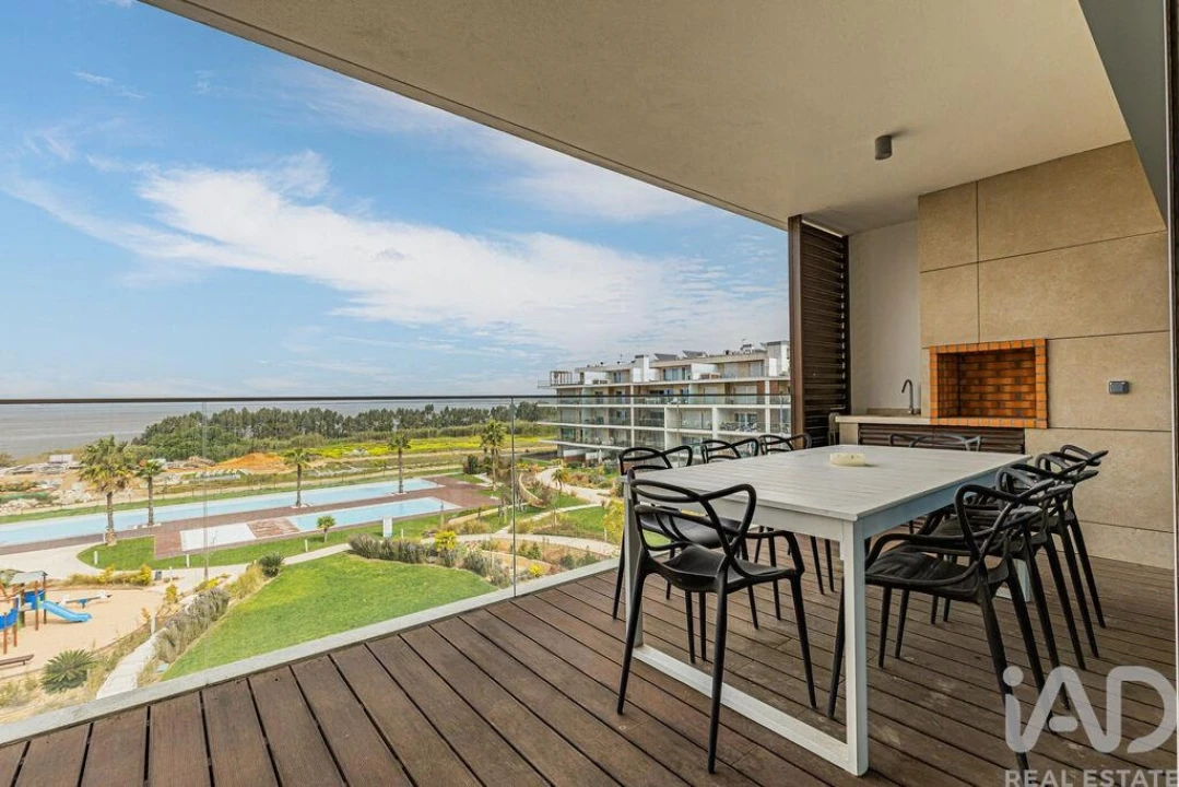 Apartamento T4 para Venda em Alcochete Foto 3