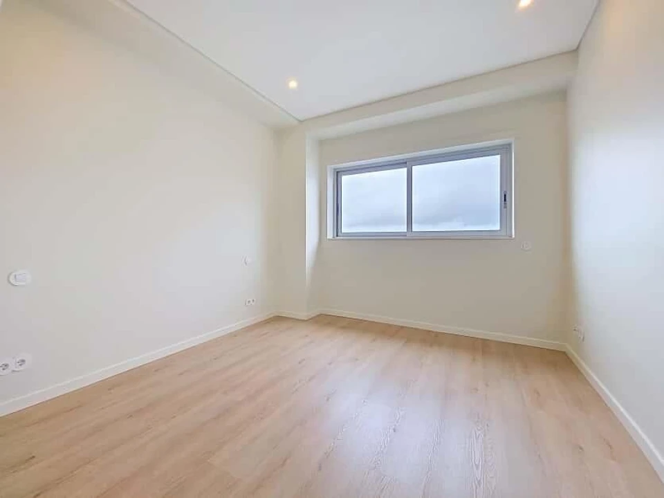 Apartamento T2 para Venda em Santo Antonio dos Olivais Foto 7