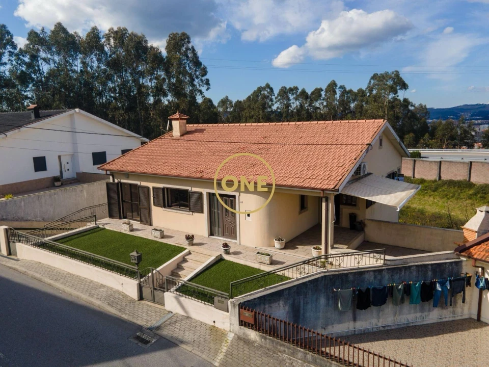 Moradia T5 para Venda em Paços de Ferreira Foto 1