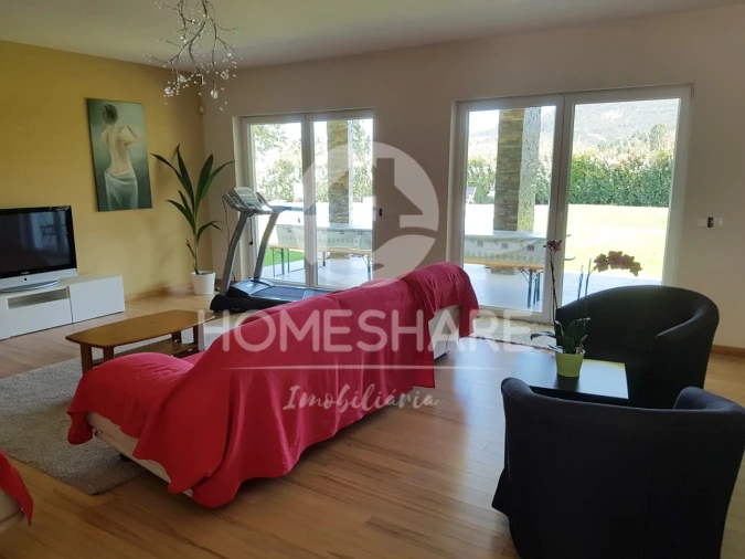 Moradia T6 para Venda em Recarei Foto 5