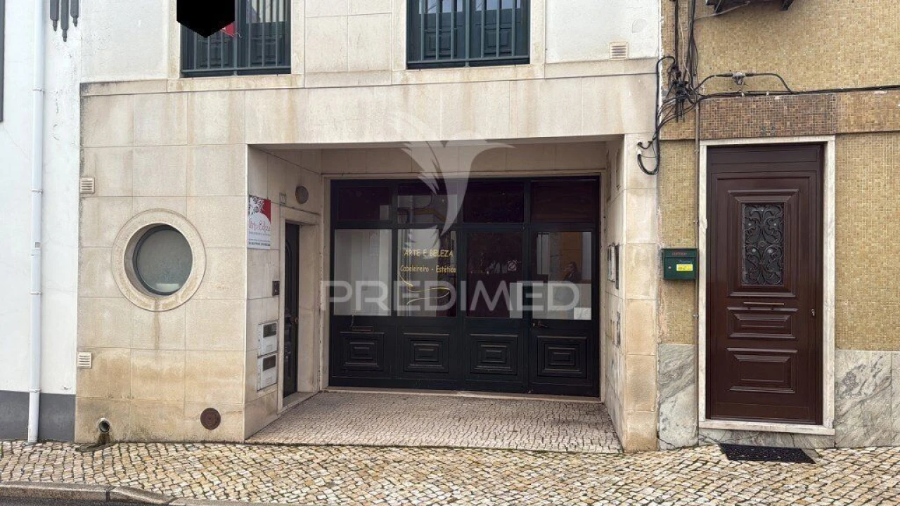 Prédio para Venda em Arruda dos Vinhos Foto 1