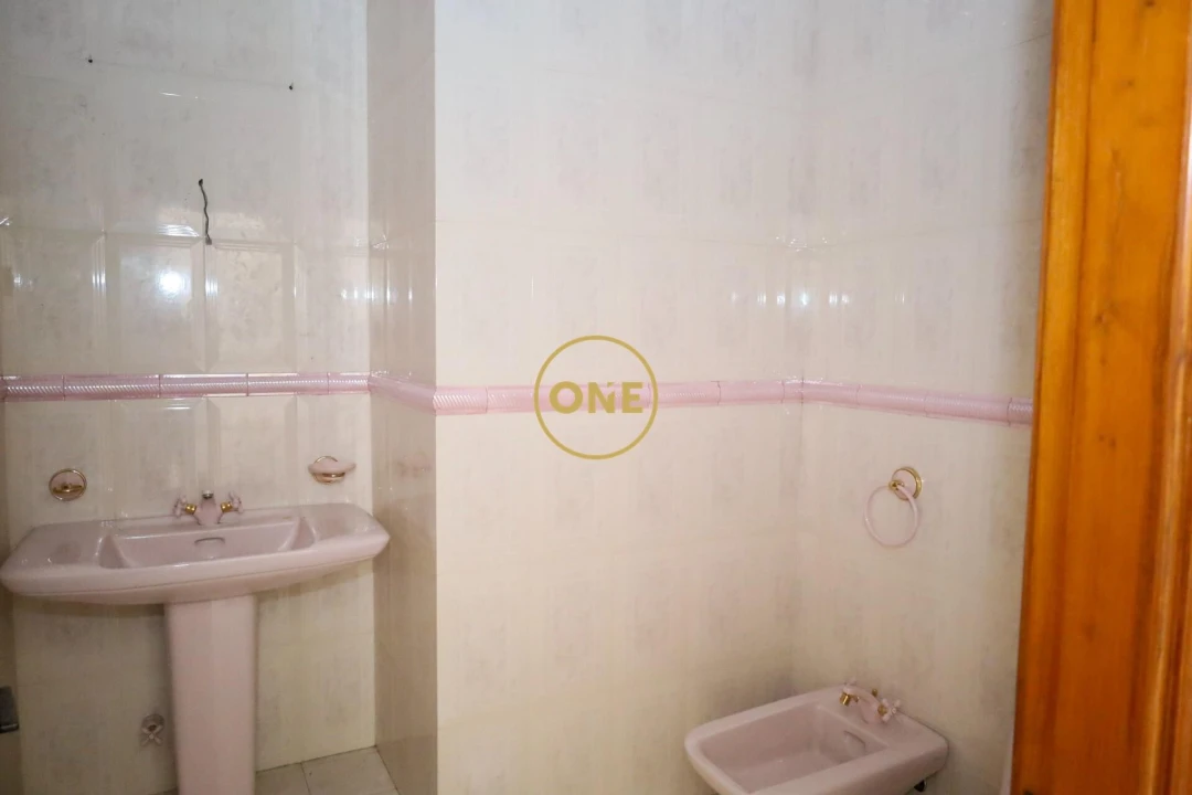 Moradia T5 para Venda em Ruivães e Novais Foto 24