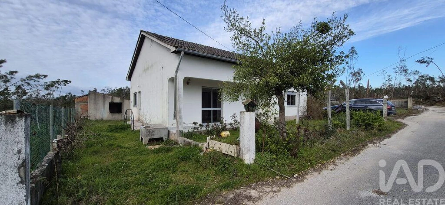 Moradia T3 para Venda em Caxarias Foto 39