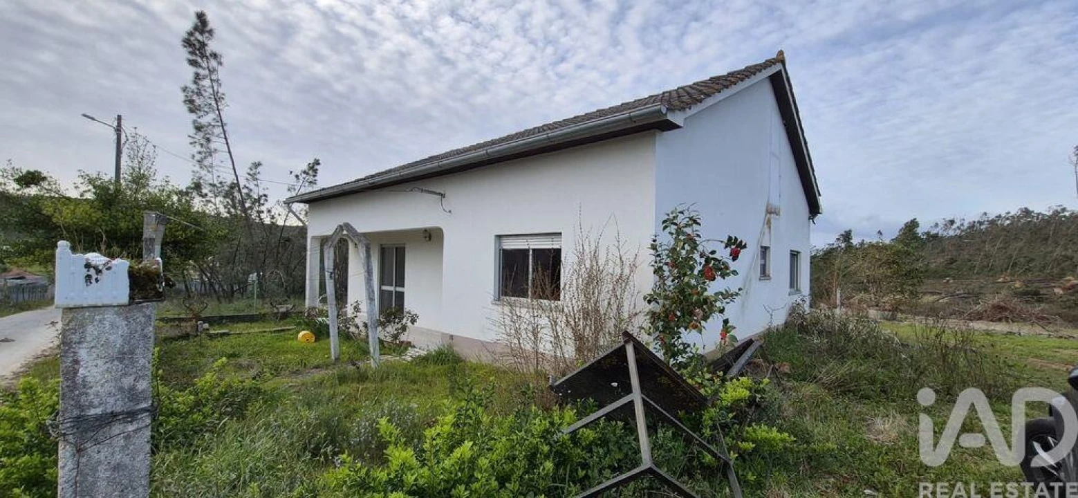 Moradia T3 para Venda em Caxarias Foto 5