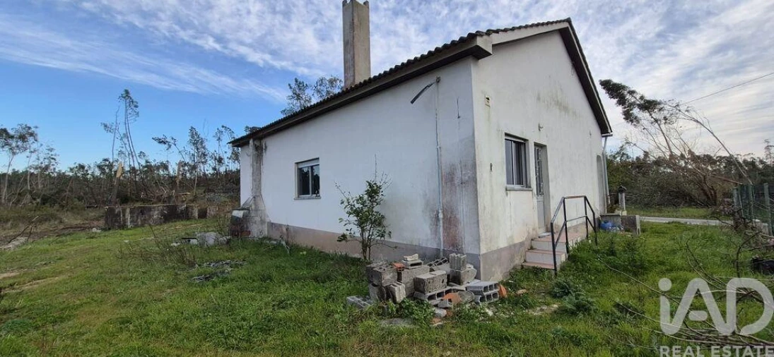 Moradia T3 para Venda em Caxarias Foto 37