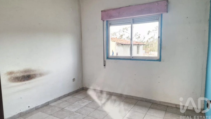 Moradia T3 para Venda em Caxarias Foto 14