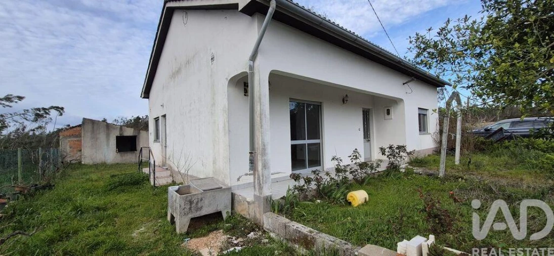 Moradia T3 para Venda em Caxarias Foto 38