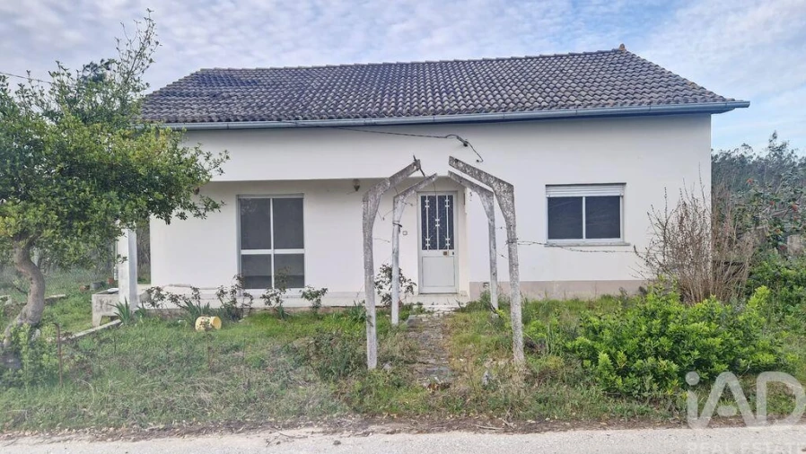 Moradia T3 para Venda em Caxarias Foto 32