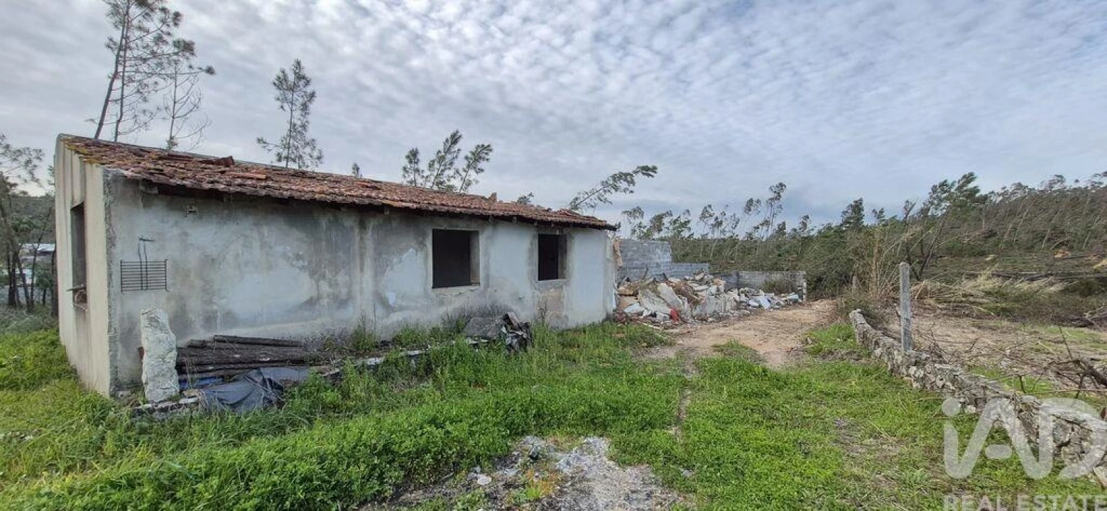 Moradia T3 para Venda em Caxarias Foto 36