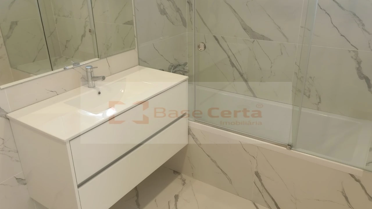 Apartamento T1 para Venda em Almada, Cova da Piedade, Pragal e Cacilhas Foto 13