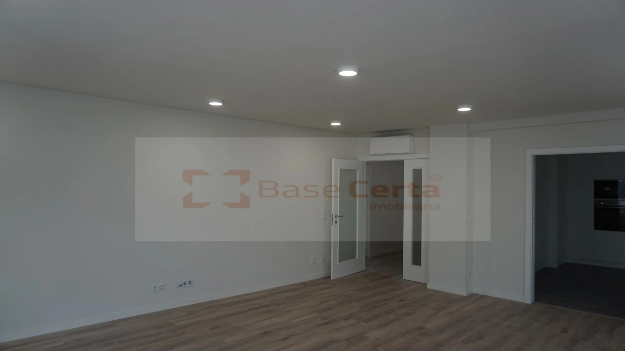 Apartamento T1 para Venda em Almada, Cova da Piedade, Pragal e Cacilhas Foto 5