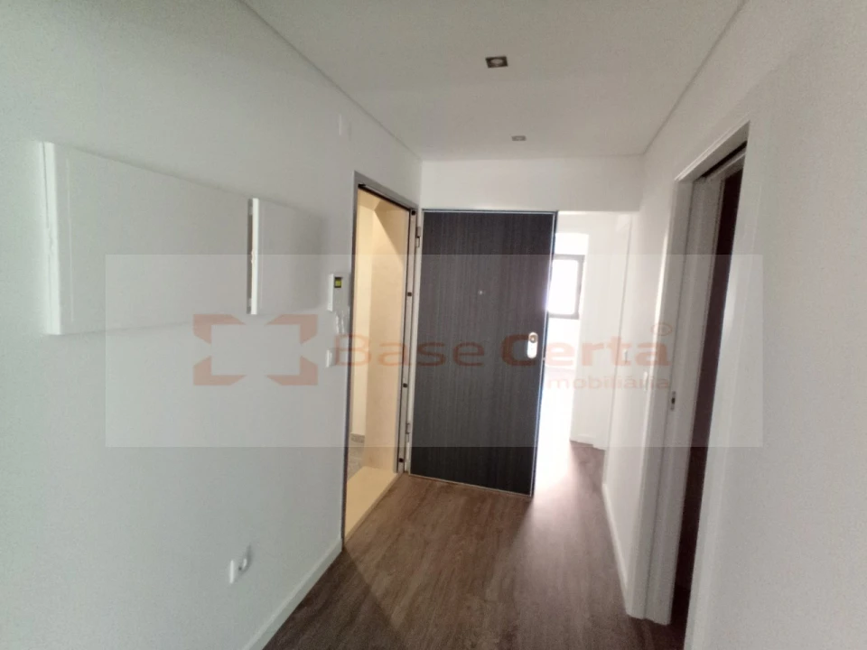 Apartamento T4 para Venda em Corroios Foto 15