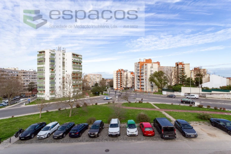 Apartamento T3 para Venda em Olivais Foto 8