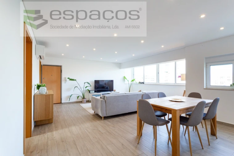 Apartamento T3 para Venda em Olivais Foto 4