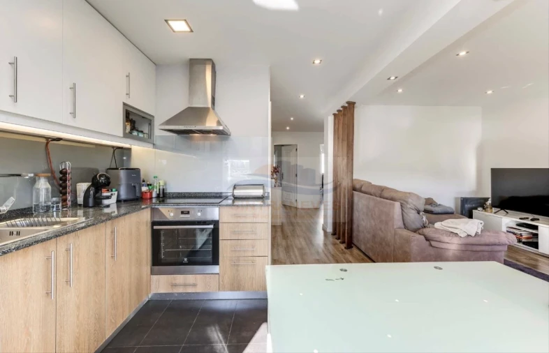 Apartamento T2 para Venda em Águas Livres Foto 5