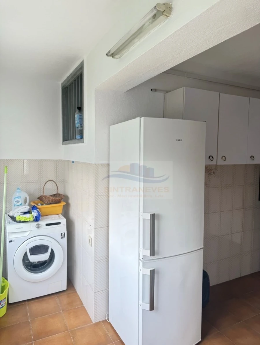 Apartamento T4 para Venda em Benfica Foto 3