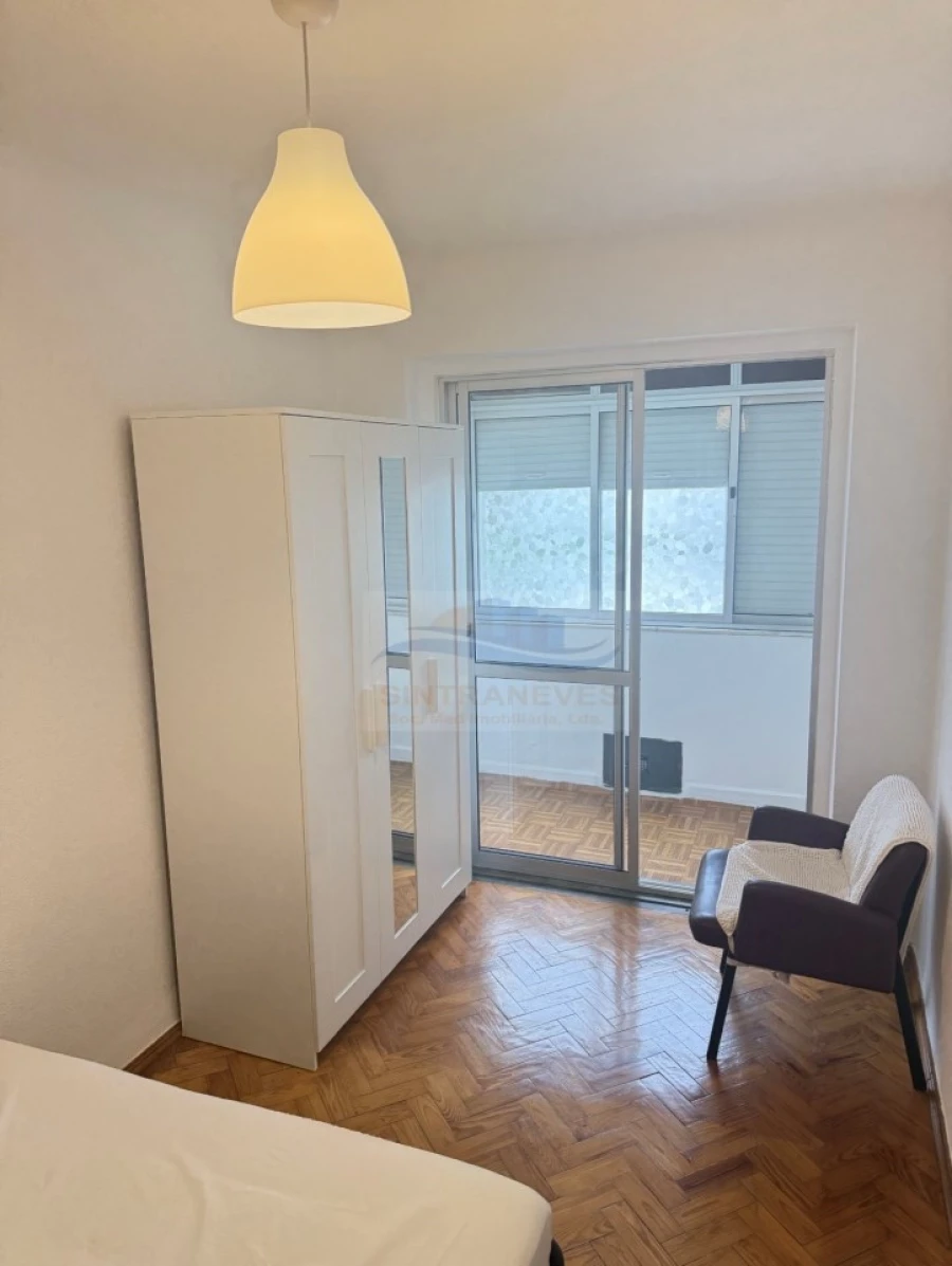 Apartamento T4 para Venda em Benfica Foto 4