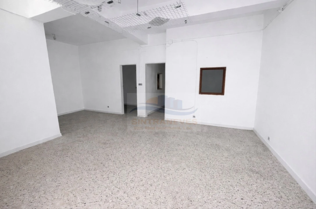 Loja para Arrendamento em Águas Livres Foto 12